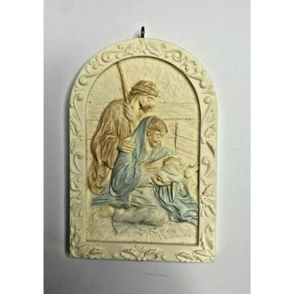 1993‎ Hallmark He Is Born Ornament U20